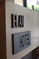 Elan Hotel