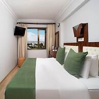 Elan Hotel