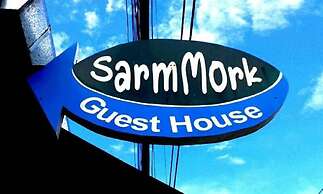 Sarm Mork Guesthouse