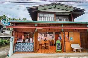 Sarm Mork Guesthouse