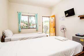 Sarm Mork Guesthouse