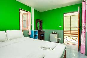 Sarm Mork Guesthouse