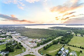 Auberge Shores Inn & Hotel