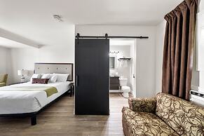 Auberge Shores Inn & Hotel