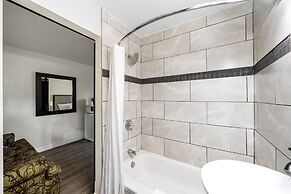 Auberge Shores Inn & Hotel