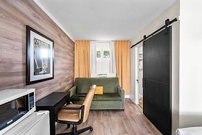 Auberge Shores Inn & Hotel