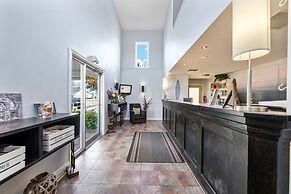 Auberge Shores Inn & Hotel