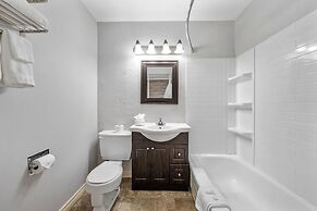 Auberge Shores Inn & Hotel