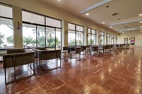 Calamos Beach Family Club Hotel