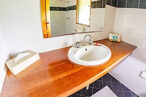 Kokopo Beach Bungalow Resort