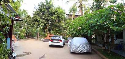 Palm House white building