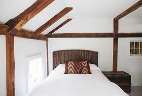 The Squire Tarbox Inn