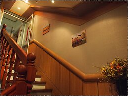 Elmar Guesthouse - Hostel