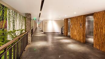 Daun Bali Seminyak Hotel