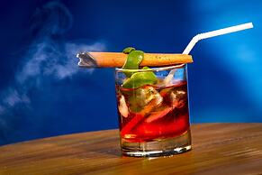 Daun Bali Seminyak Hotel