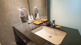 Daun Bali Seminyak Hotel