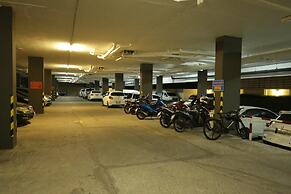 The Royal Bee Apart Hotel