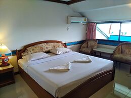 The Pacific Cool Chic