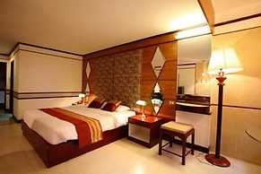 The Pacific Cool Chic