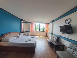 The Pacific Cool Chic