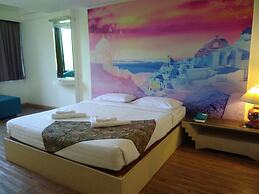 The Pacific Cool Chic