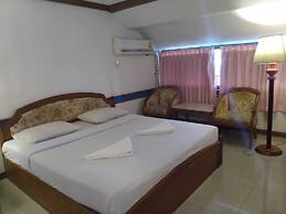 The Pacific Cool Chic