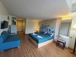 The Pacific Cool Chic