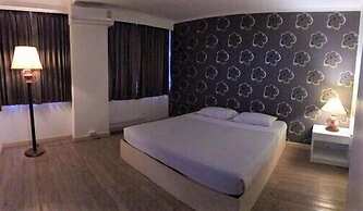 The Pacific Cool Chic