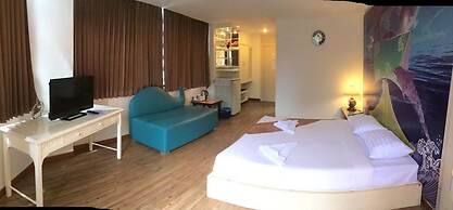 The Pacific Cool Chic