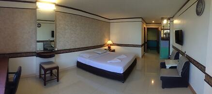 The Pacific Cool Chic