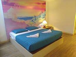 The Pacific Cool Chic