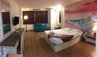 The Pacific Cool Chic