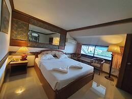 The Pacific Cool Chic