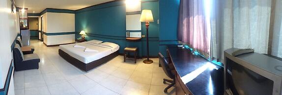 The Pacific Cool Chic