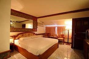 The Pacific Cool Chic