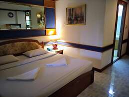 The Pacific Cool Chic