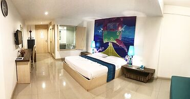 The Pacific Cool Chic