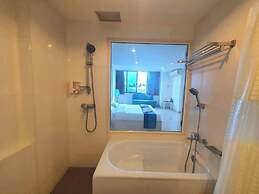 The Pacific Cool Chic