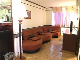 The Pacific Cool Chic