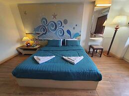 The Pacific Cool Chic