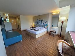 The Pacific Cool Chic