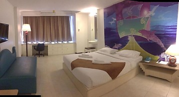 The Pacific Cool Chic