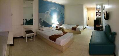 The Pacific Cool Chic