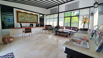Nai Harn Baan-Bua Villas