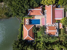 Nai Harn Baan-Bua Villas