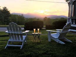 Center Lovell Inn