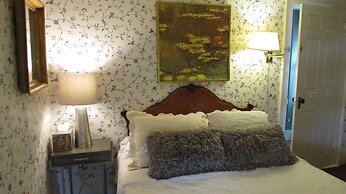 Center Lovell Inn