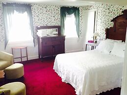Center Lovell Inn