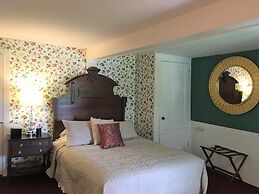 Center Lovell Inn