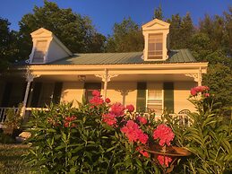 Center Lovell Inn